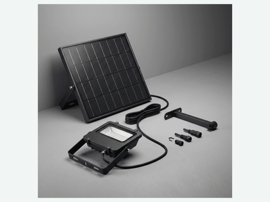 Dual-head solar LED floodlight kit with separate solar panel